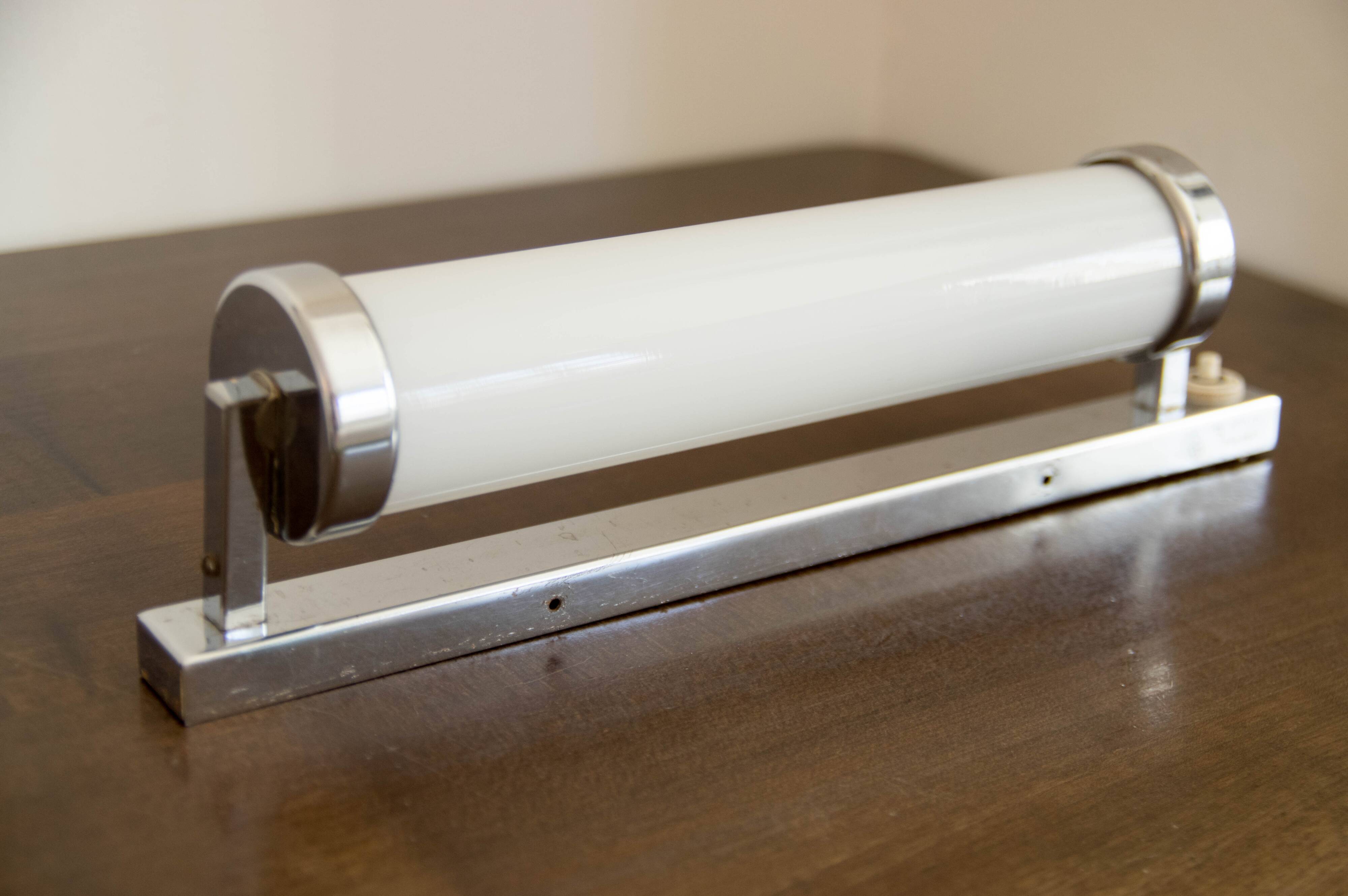 Bauhaus or functionalist chrome wall lamp, 1930