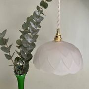 Suspension vintage motif fleur en verre dépoli