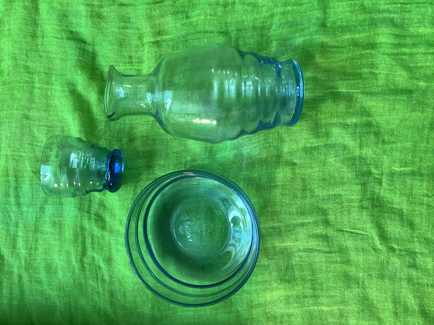 Vintage 1930s glass doll's dinette