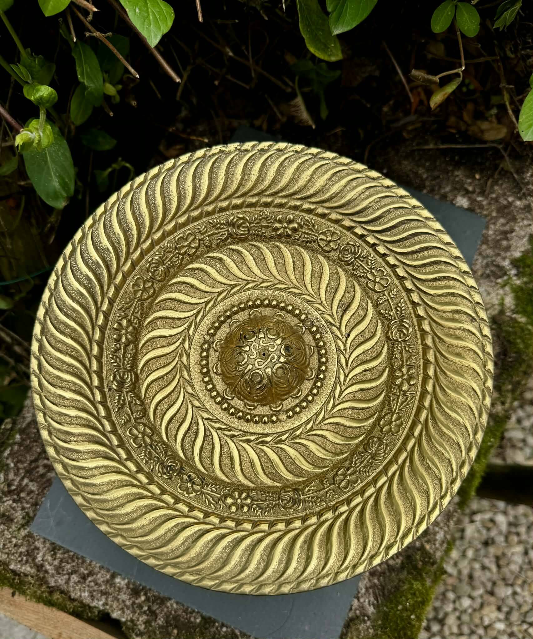 Large brass fruit bowl in Neo-Renaissance style