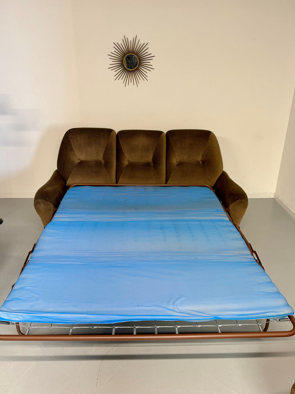 Cosy 3-seater sofa, convertible, French design from the 70s, vintage.