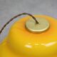Lampe à suspension italienne du milieu du siècle en verre jaune et laiton