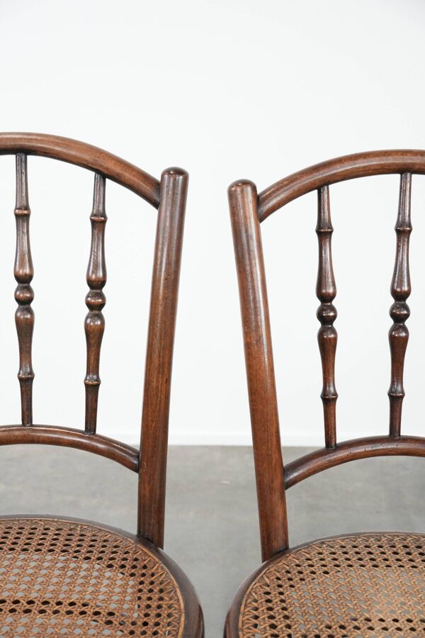 Magnifique ensemble de 6 chaises de bistrot vintage en bois de Jacob & Josef Kohn Wien avec assise en rotin