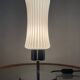 Lampe vintage en opaline et métal chromé 