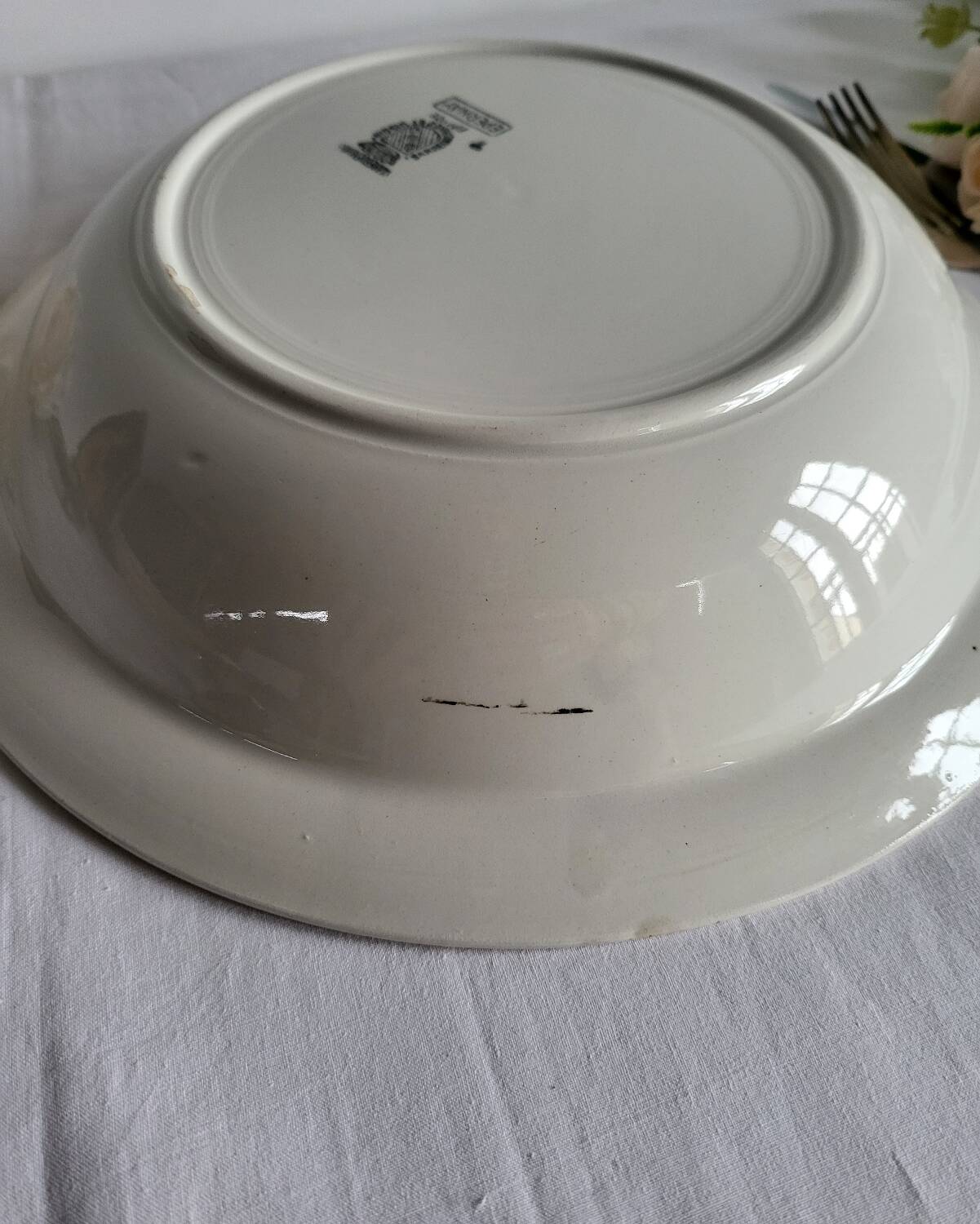 Large round, shallow earthenware dish, sarreguemines, epernay pattern
