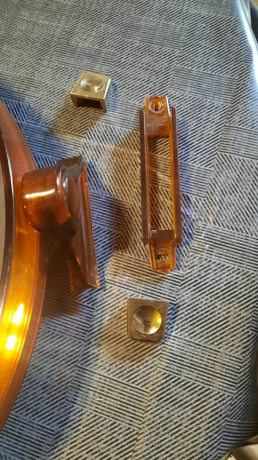 Ensemble 2 miroirs et 2 porte manteau année 70