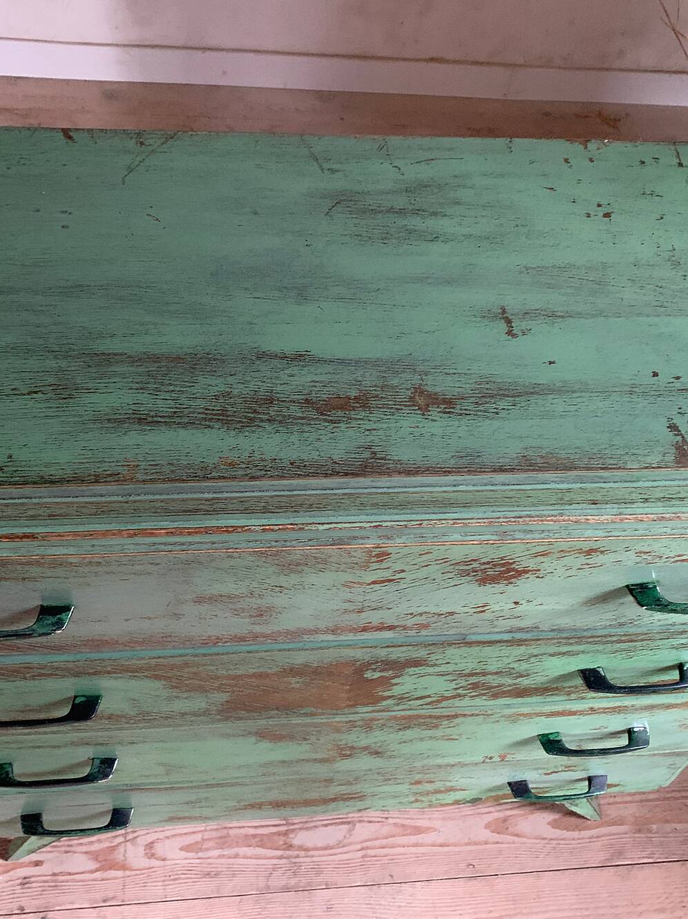 Vintage patinated splayed leg chest of drawers