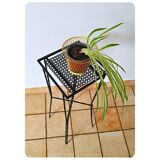 Sellette carrée en métal perforé noir attribuée à Mathieu Matégot