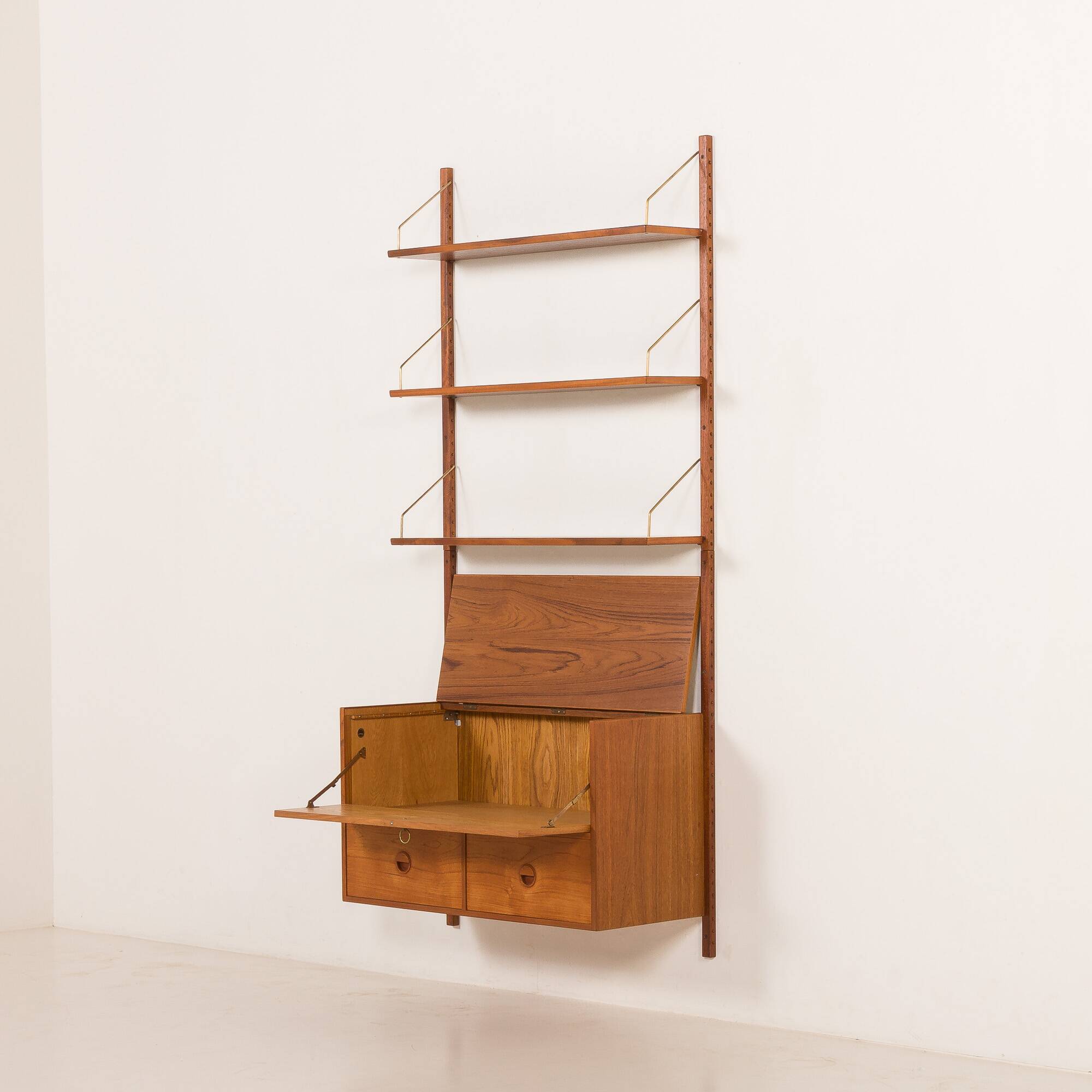 Hansen and Guldborg teak shelving unit, Denmark, 1960s
