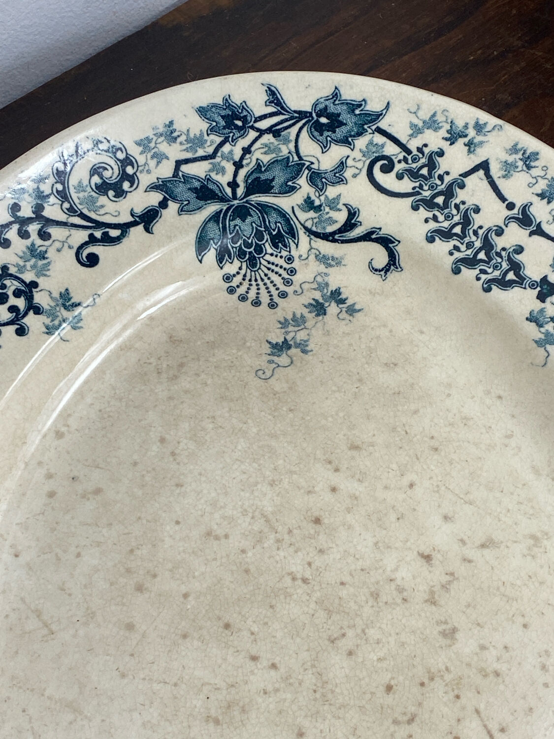 Service plates, iron earth, Sévigné, HB & Cie