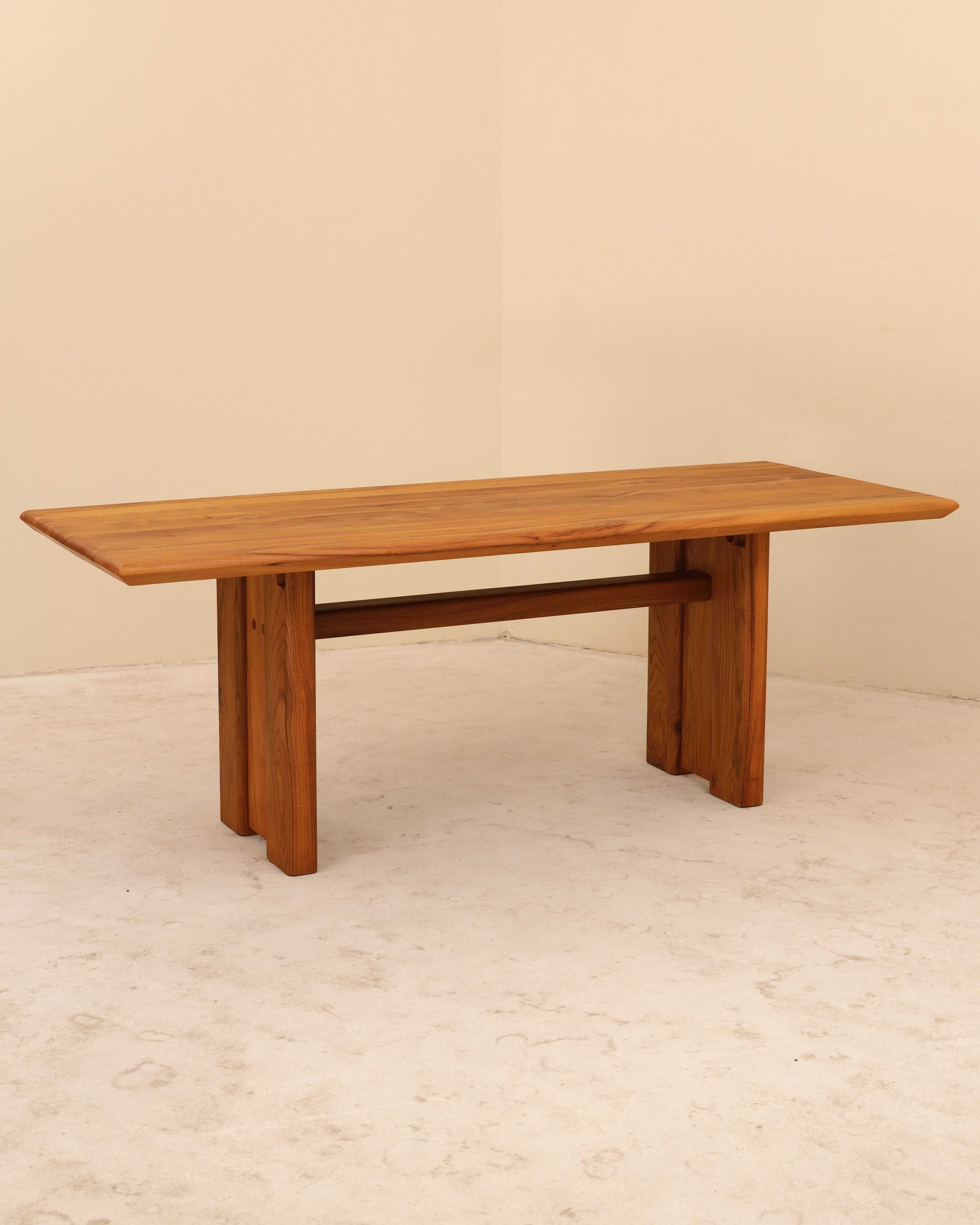 Table en orme massif, Maison Sénac, France, 1980’s