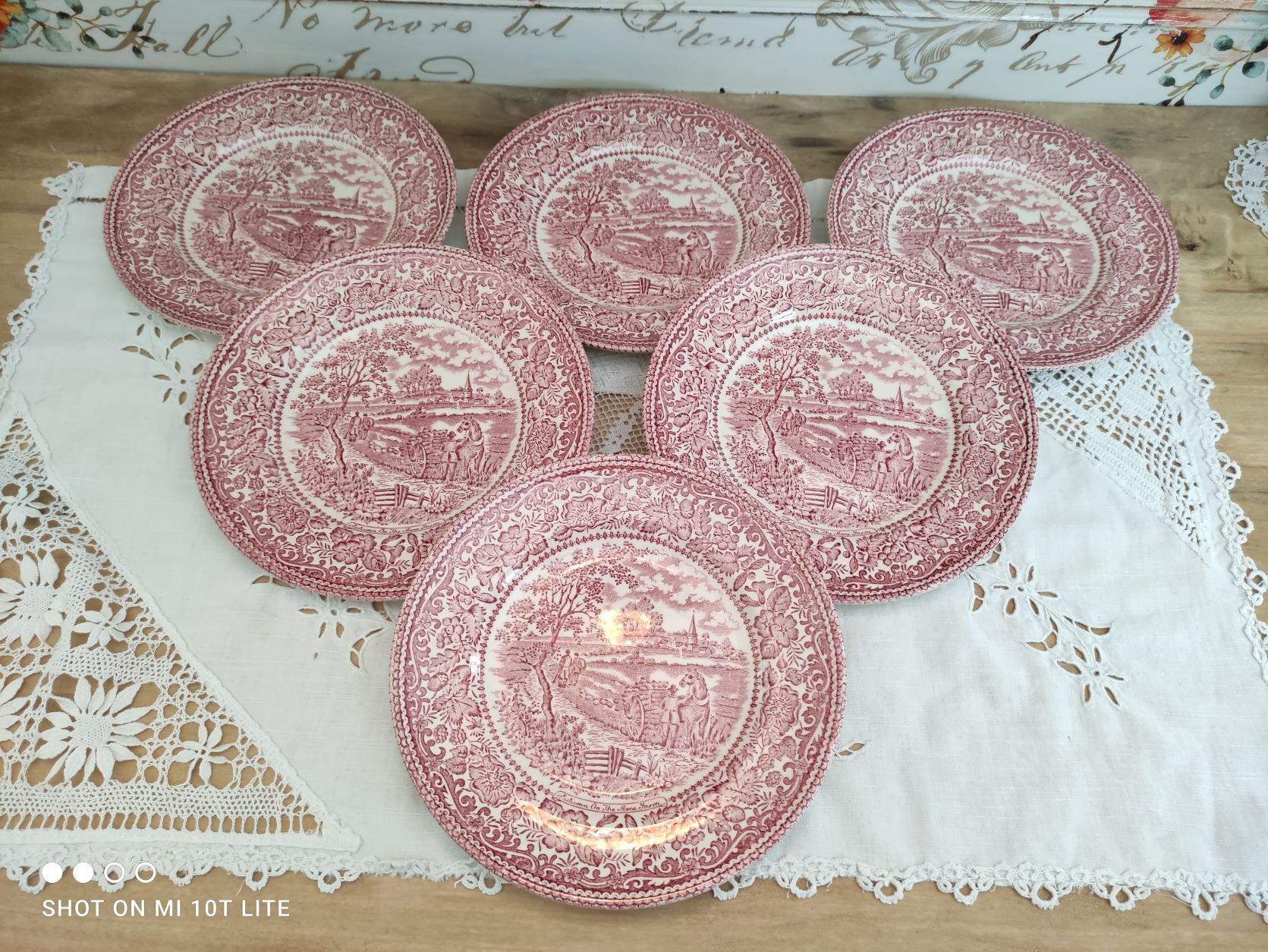Set of 6 dessert plates in English porcelain red country décor