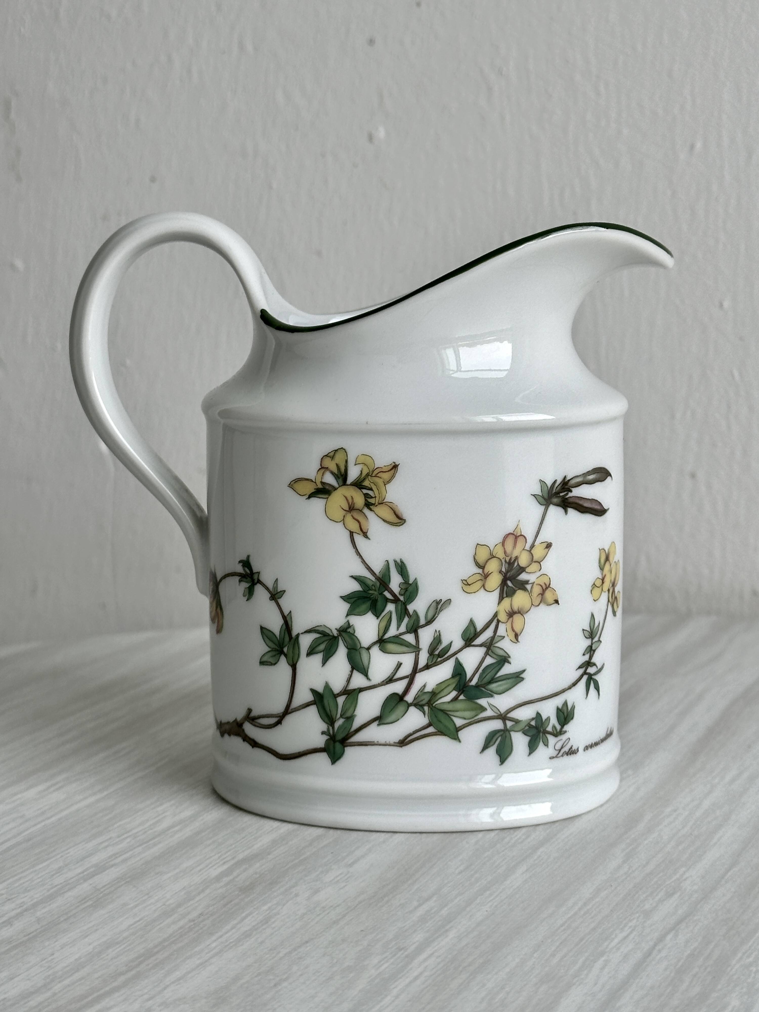 Pot à lait décor floral