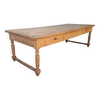 Large community table made of oak and fir.
