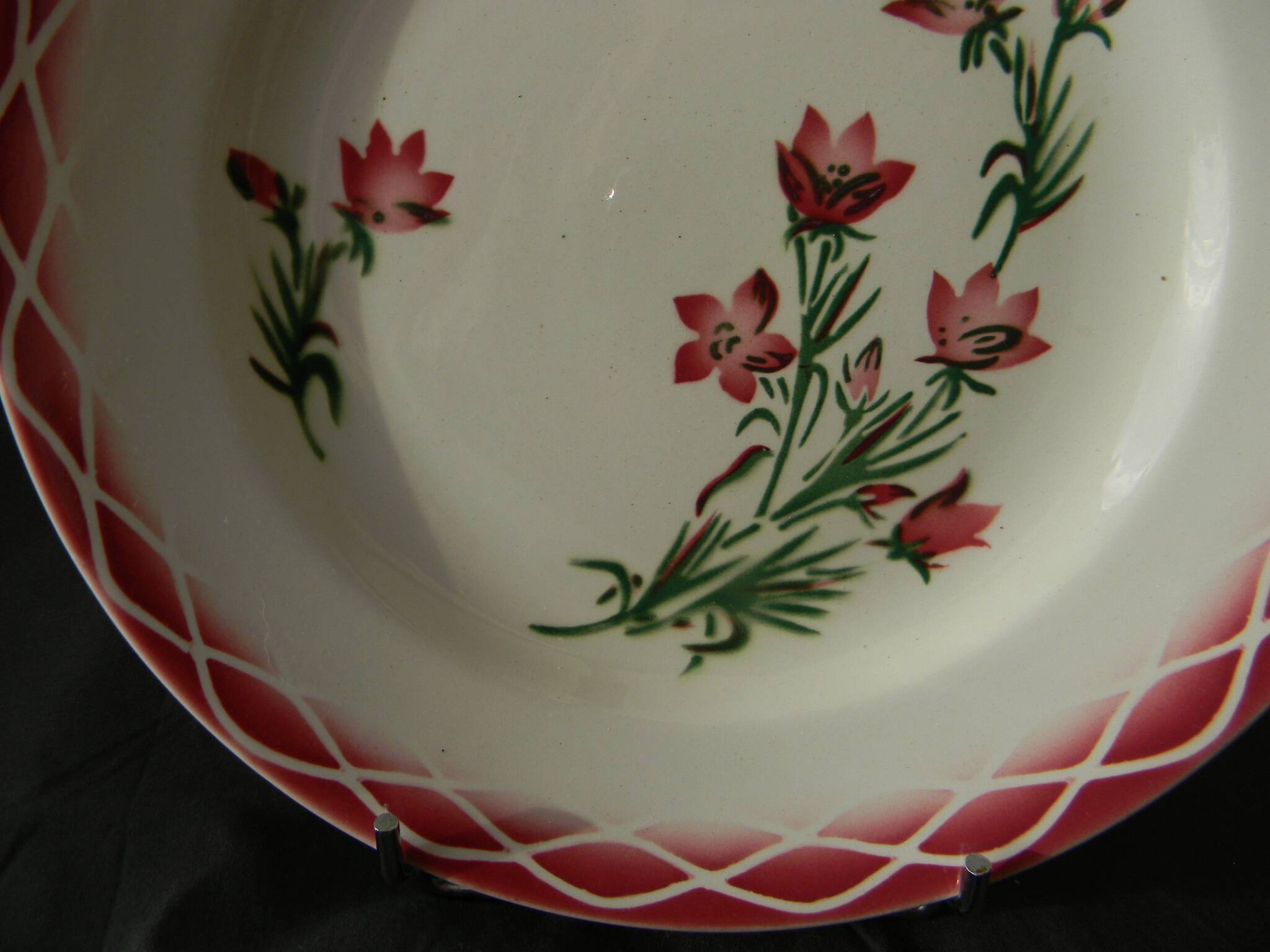 Set of 6 digoin sarreguemines earthenware dinner plates. aude model.