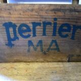 Caisse en bois publicité perrier