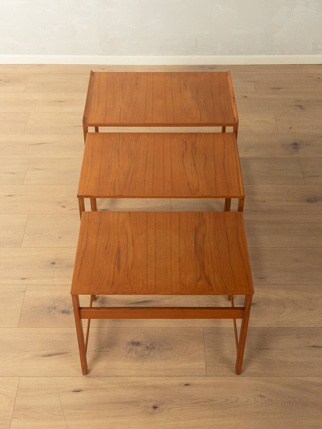 Elegant set of three nesting tables made of teak