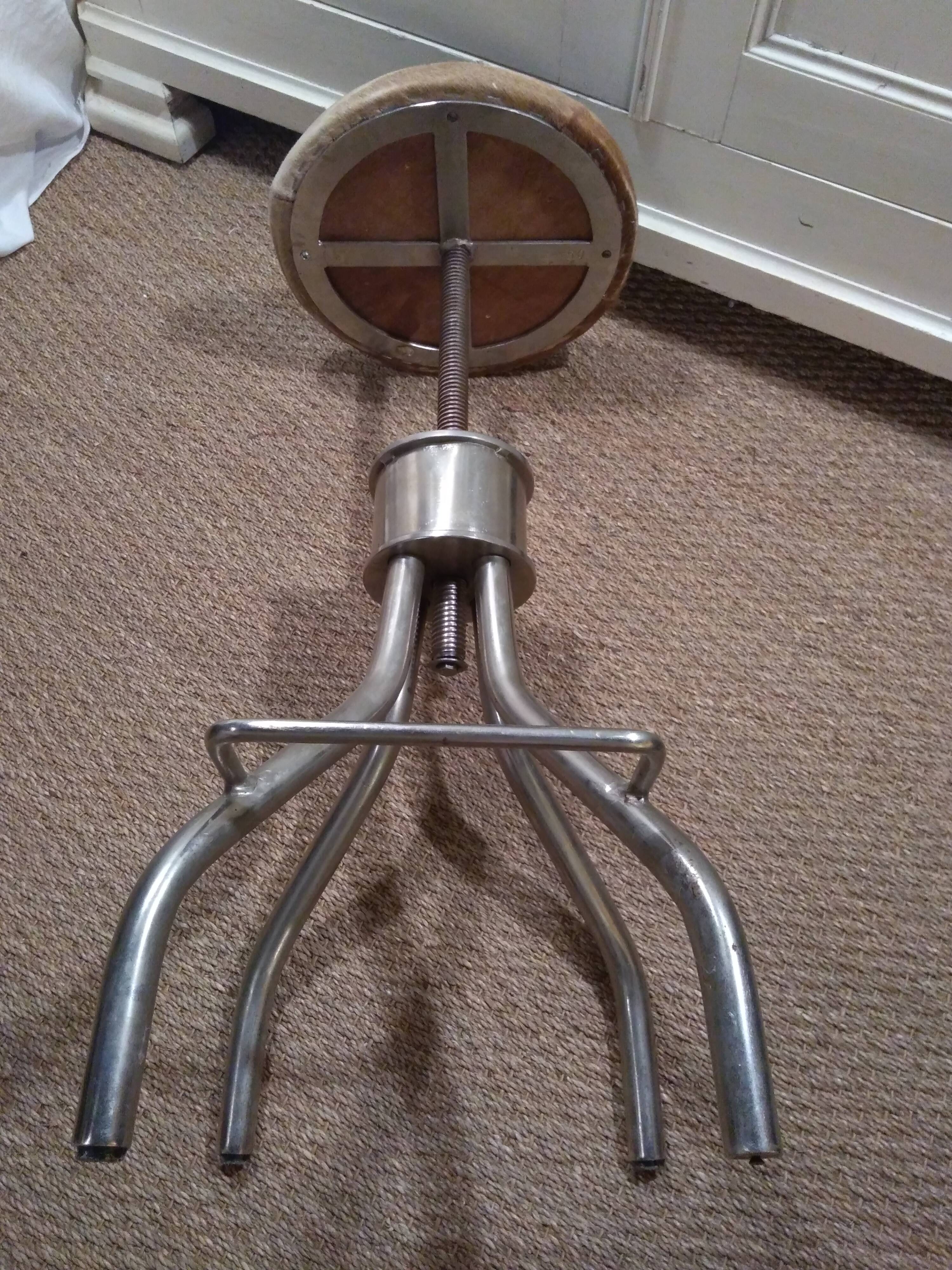 Adjustable leather seating workshop stool