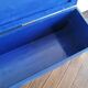 Coffre malle - banc en bois massif bleu Majorelle & laiton doré
