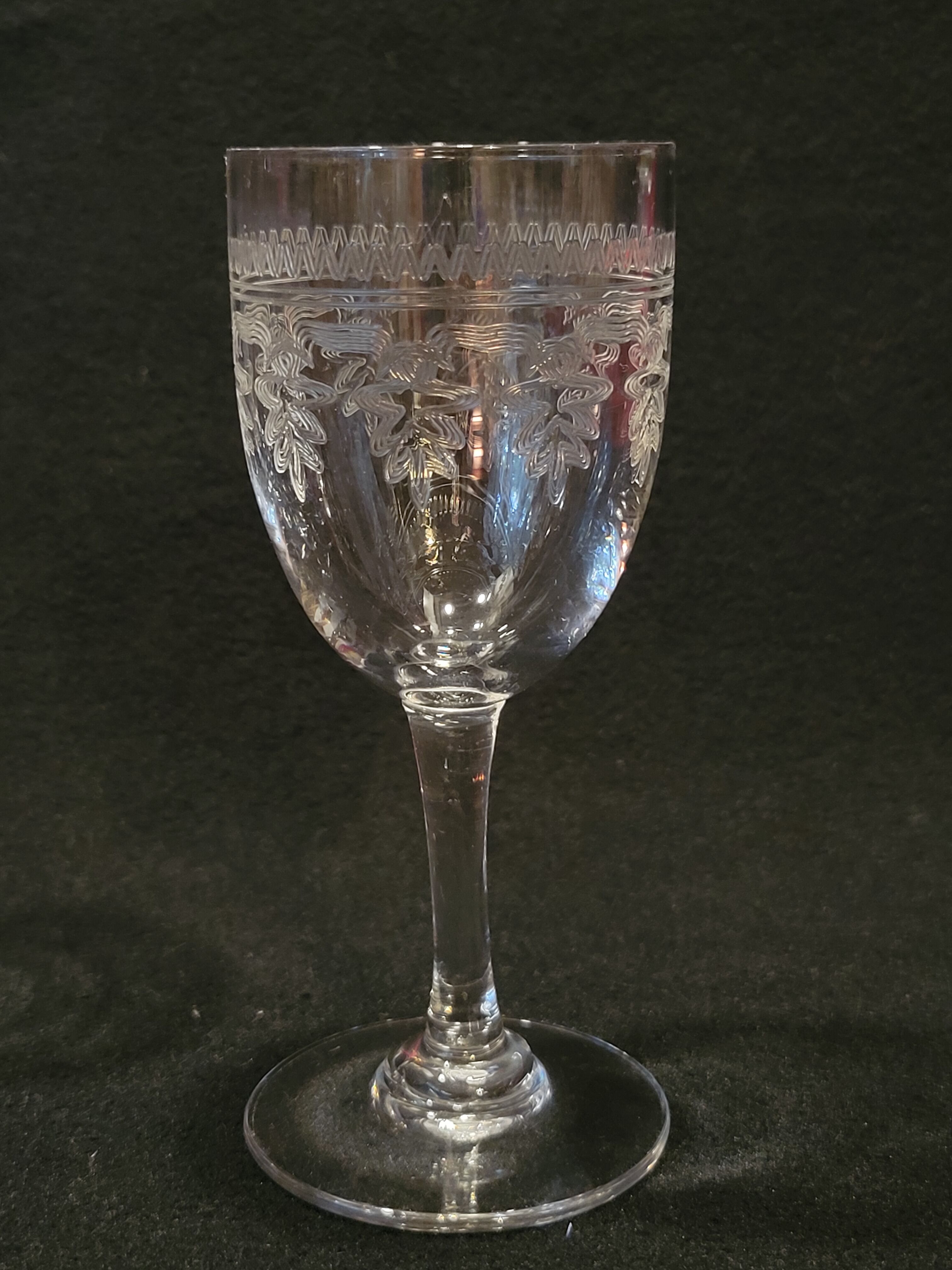 6 old Port stemmed glasses in engraved baccarat crystal