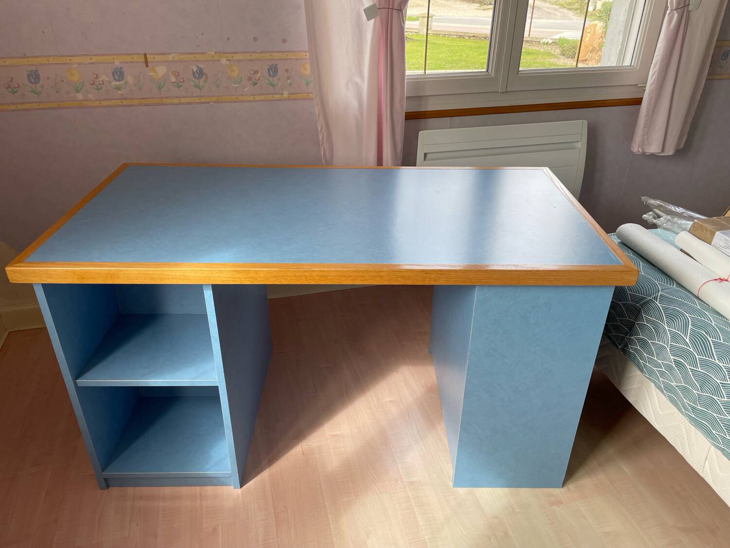 Children's desk