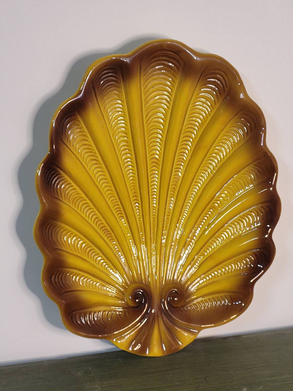 Vintage shell dish