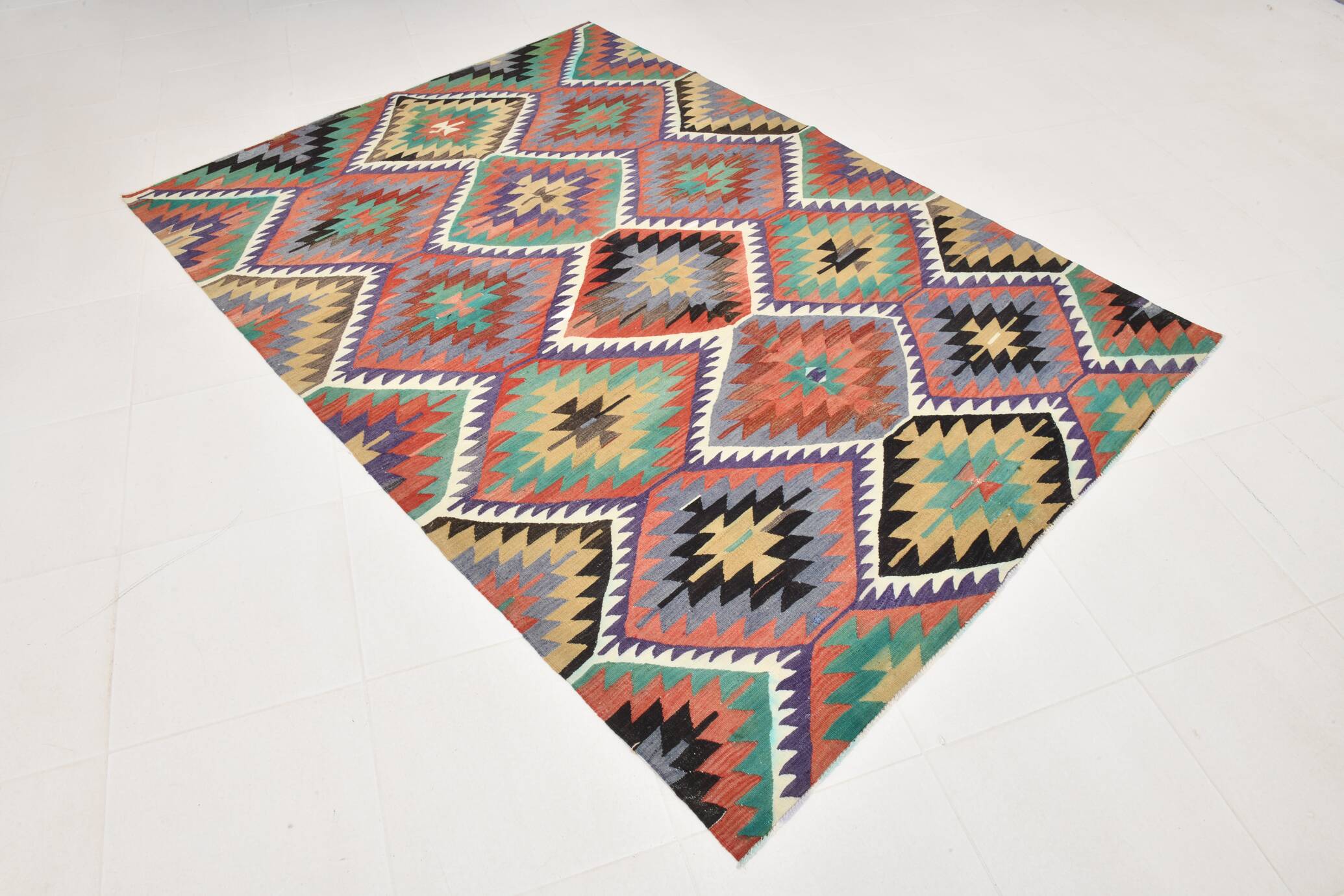 Kilim berbère vintage, Explosion de couleurs et charme artisanal, 166x230Cm