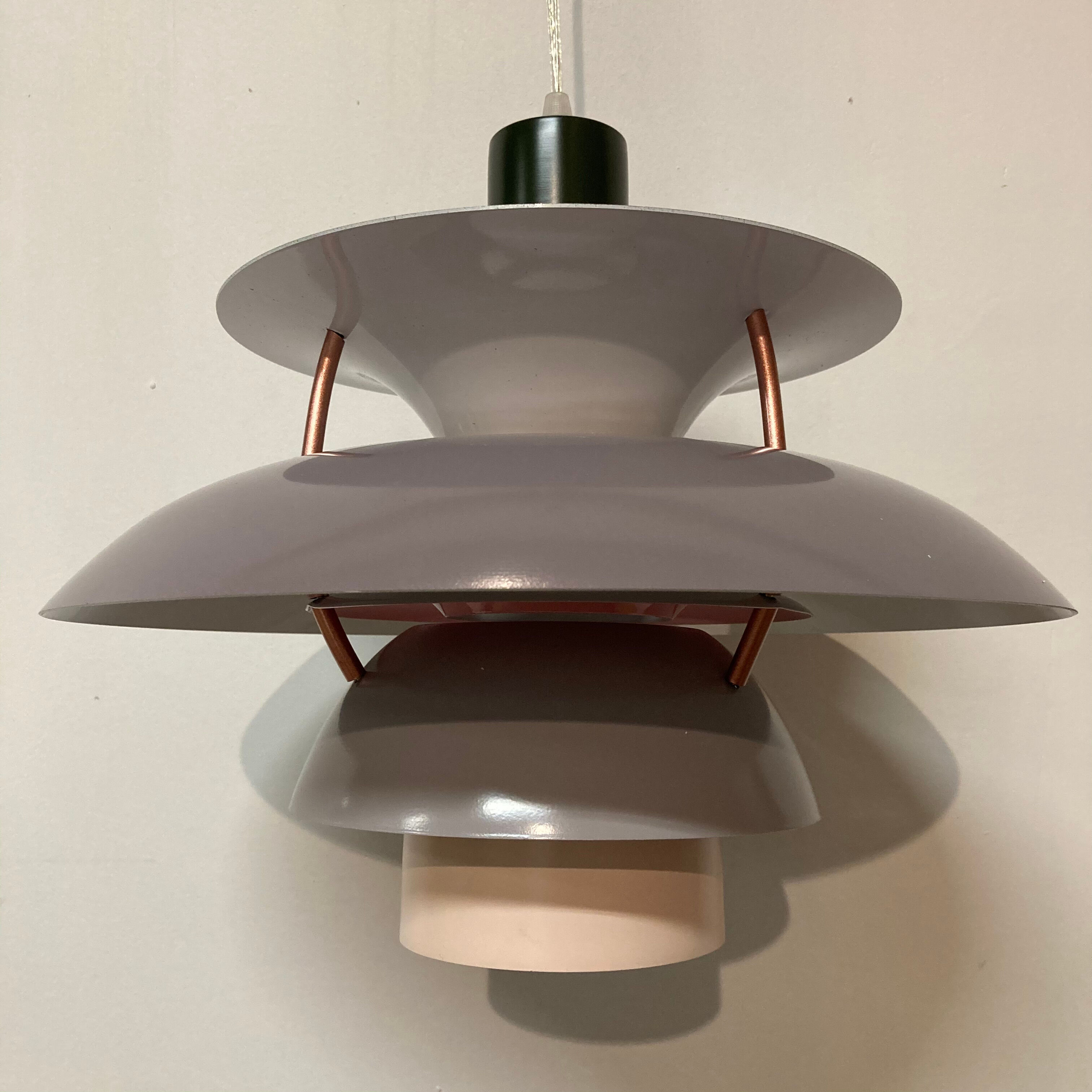 Suspension Louis Poulsen design scandinave