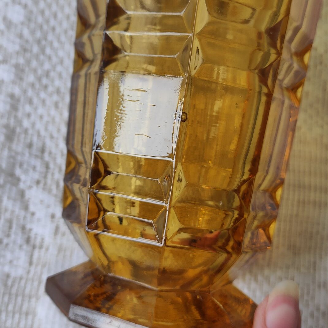 Art Deco vase honey