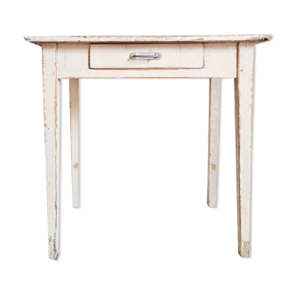Skated white farm table