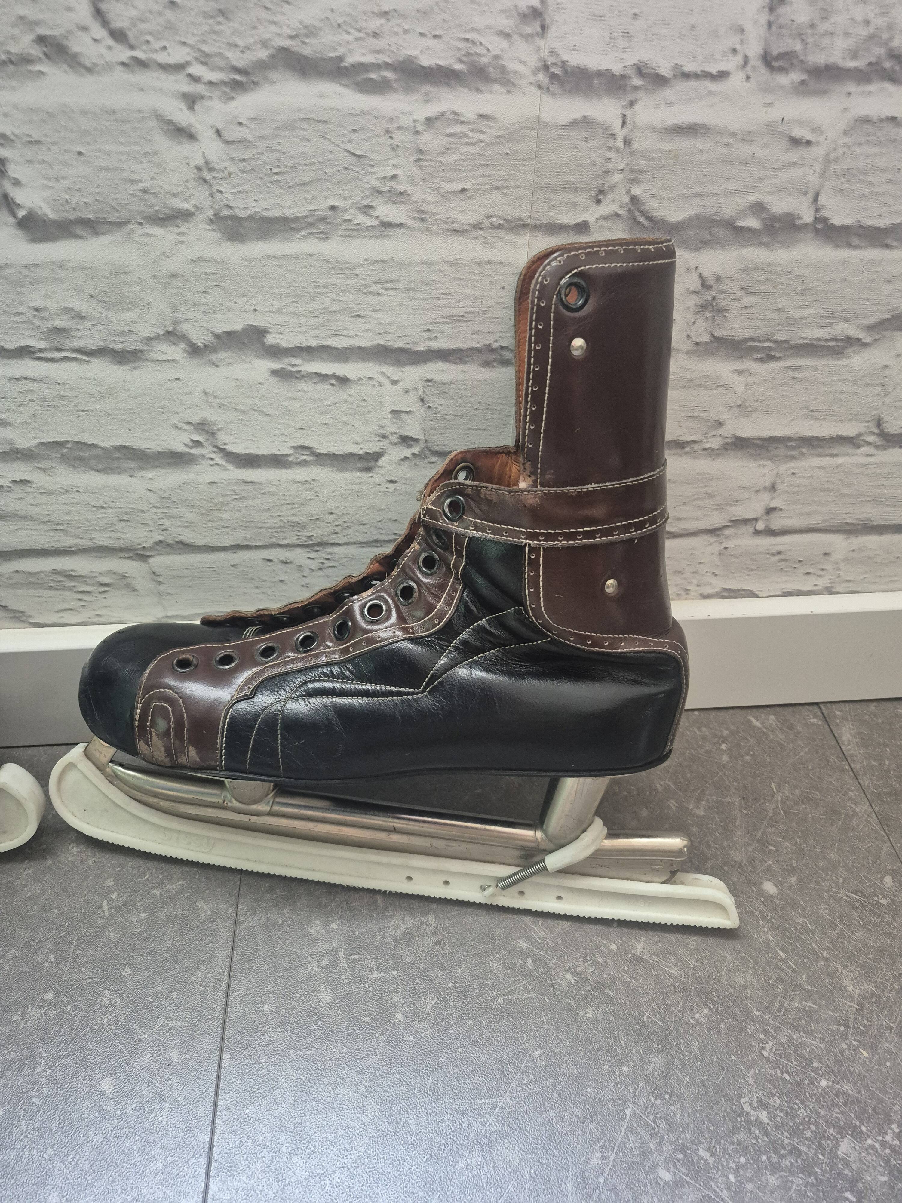 Vintage leather ice skates Kovopol