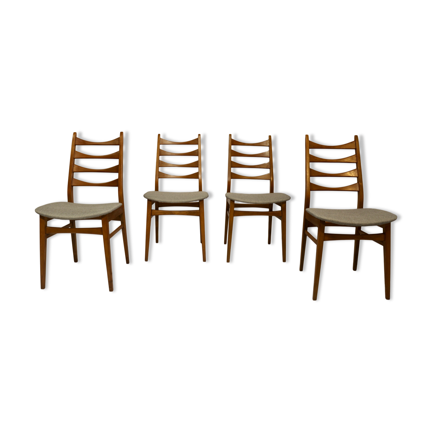 Set of 4 Scandinavian chairs year 50-60 restored anti-stain fabric gray cloud.