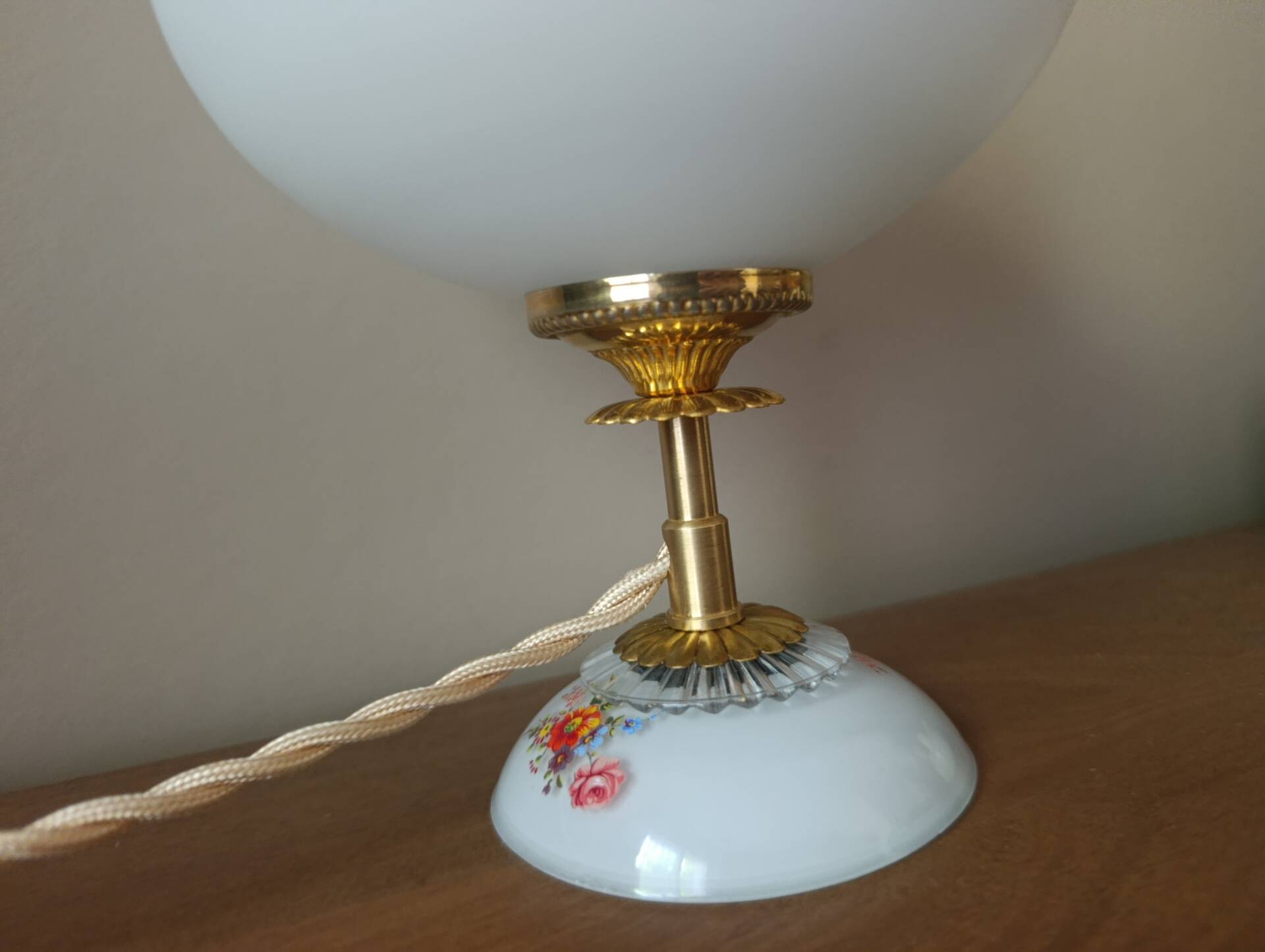 Opaline lamp & retro chic flowers, unique upcycled creation