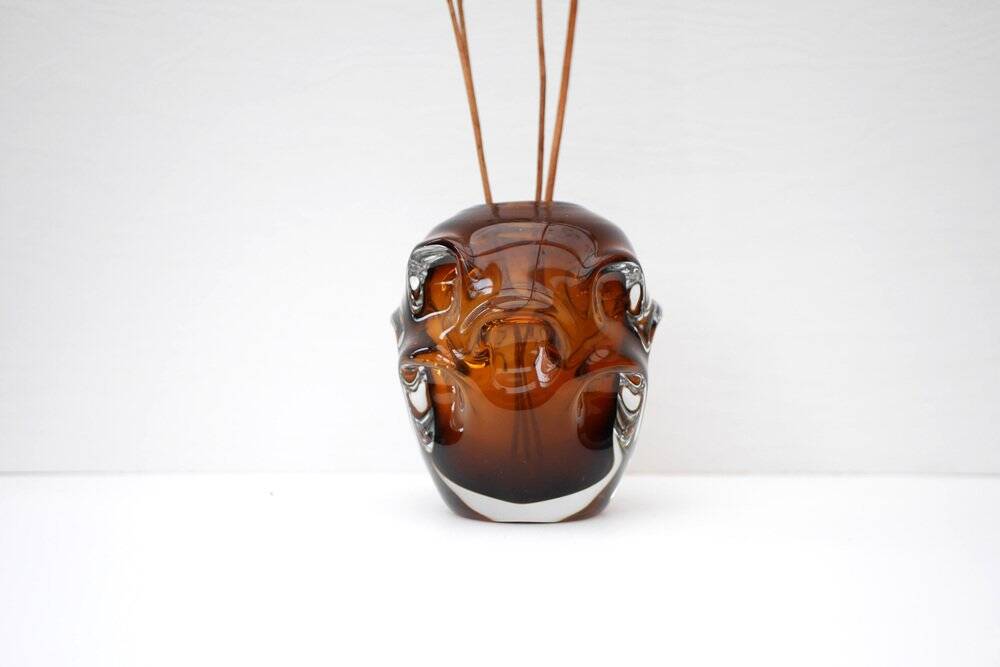 Mid-century modern biomorphic-shaped handmade crystal vase in amber and brown attributed to Börne Augustsson for Åseda, Sweden