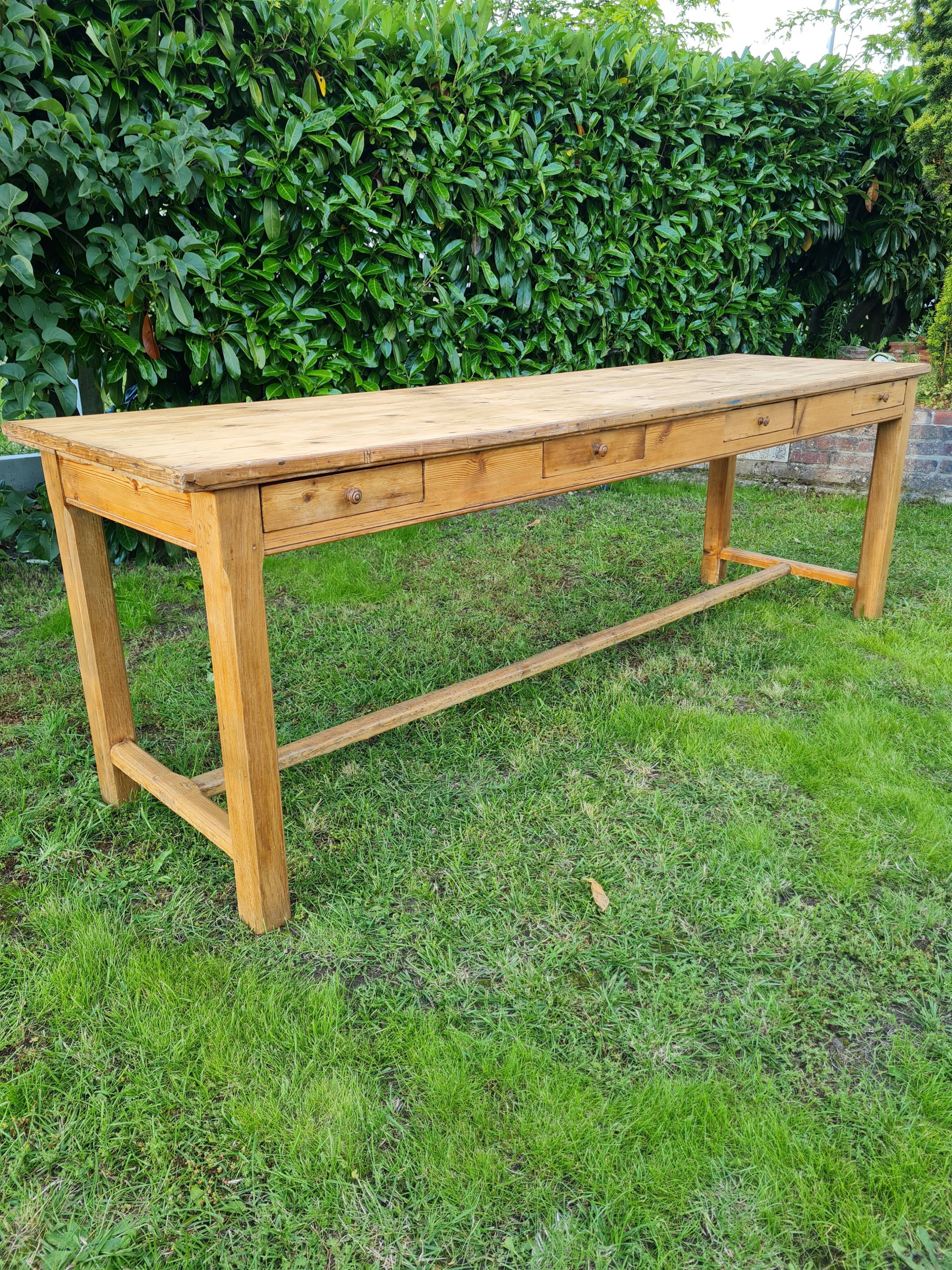 Farm table