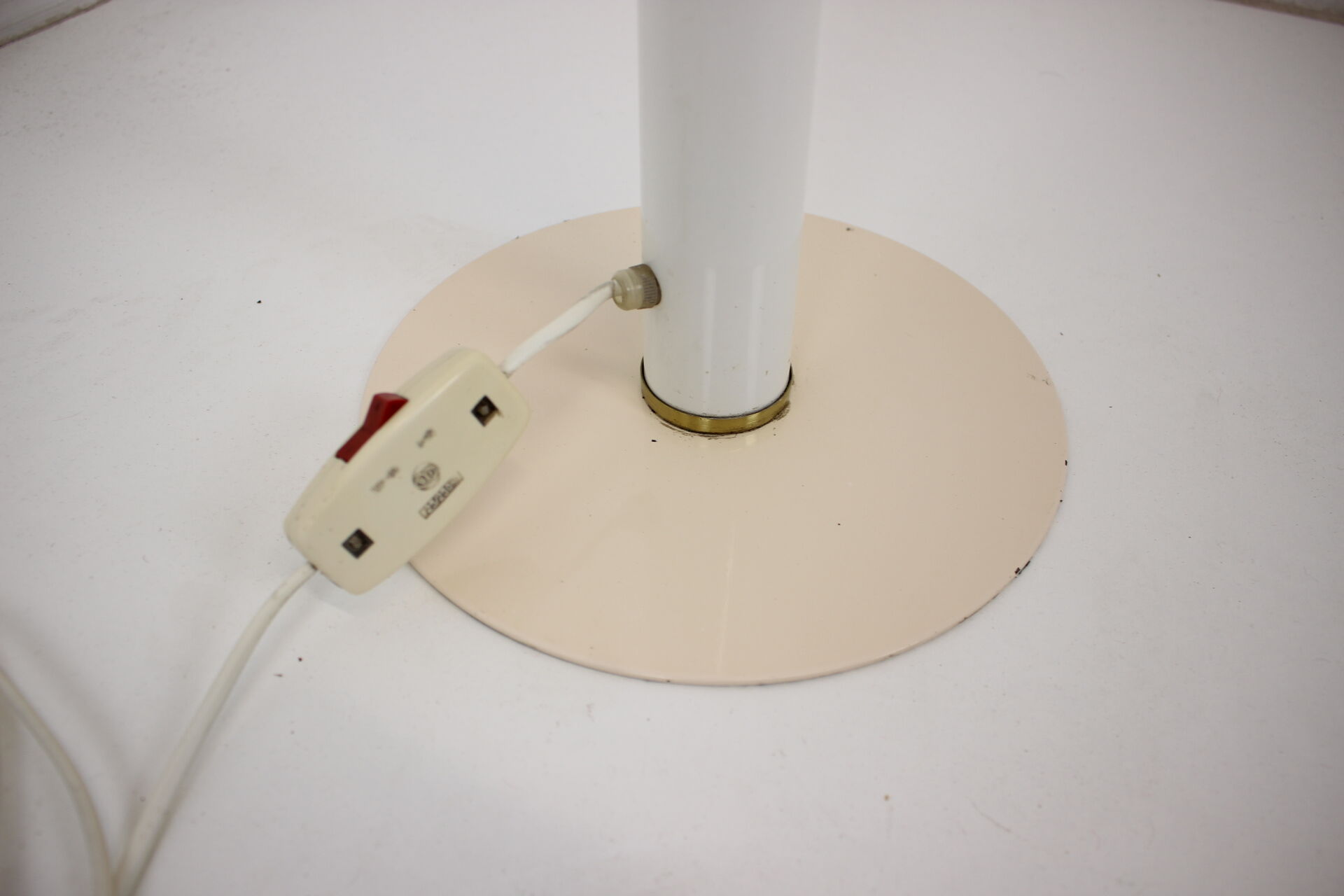 Mid-century floor lamp, 1970's.