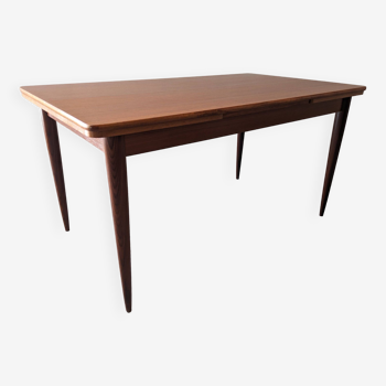Scandinavian extendable teak dining table from the 50s/60s
