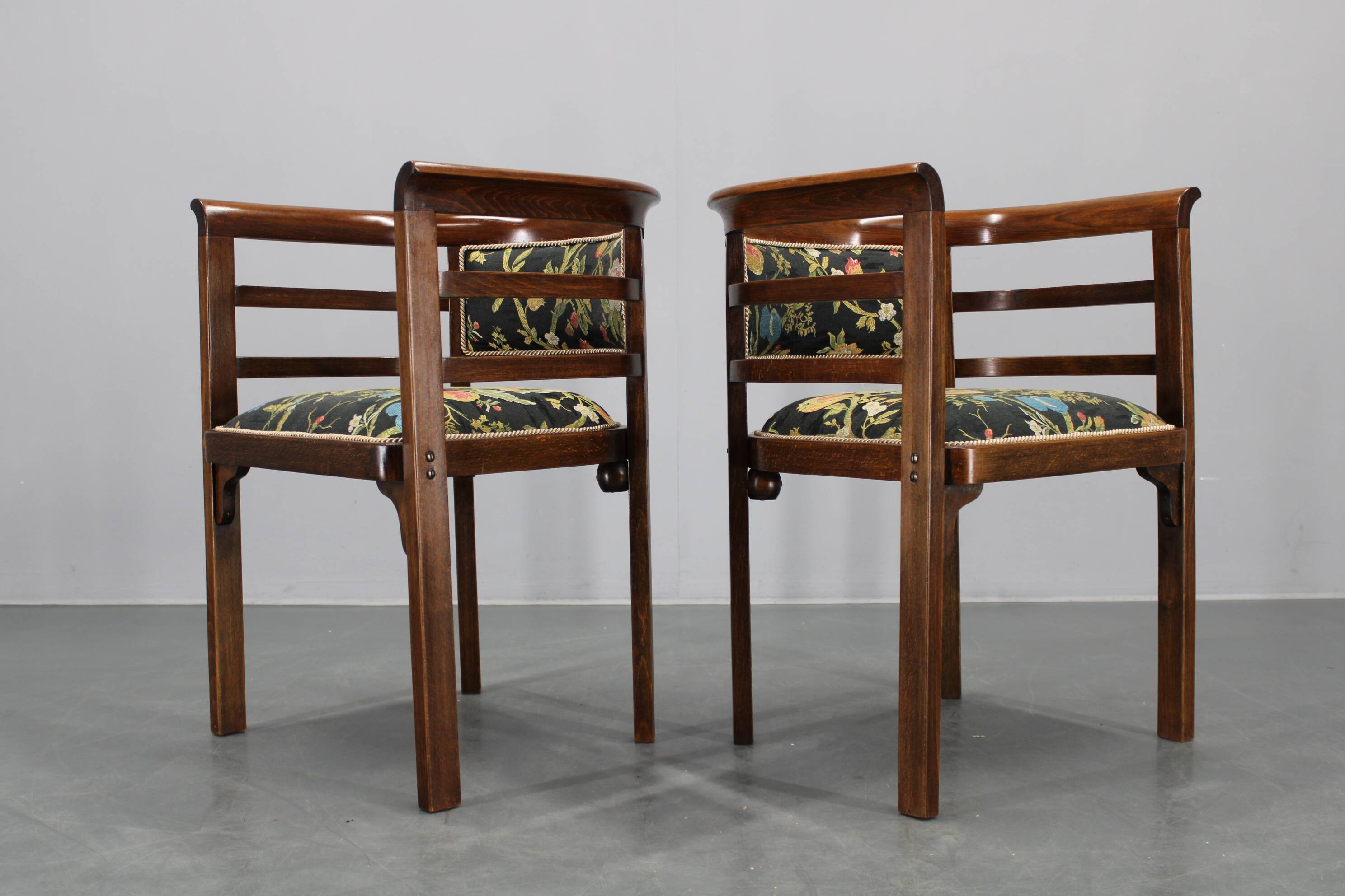 1930s pair of restored Thonet armchairs, Czechoslovakia
