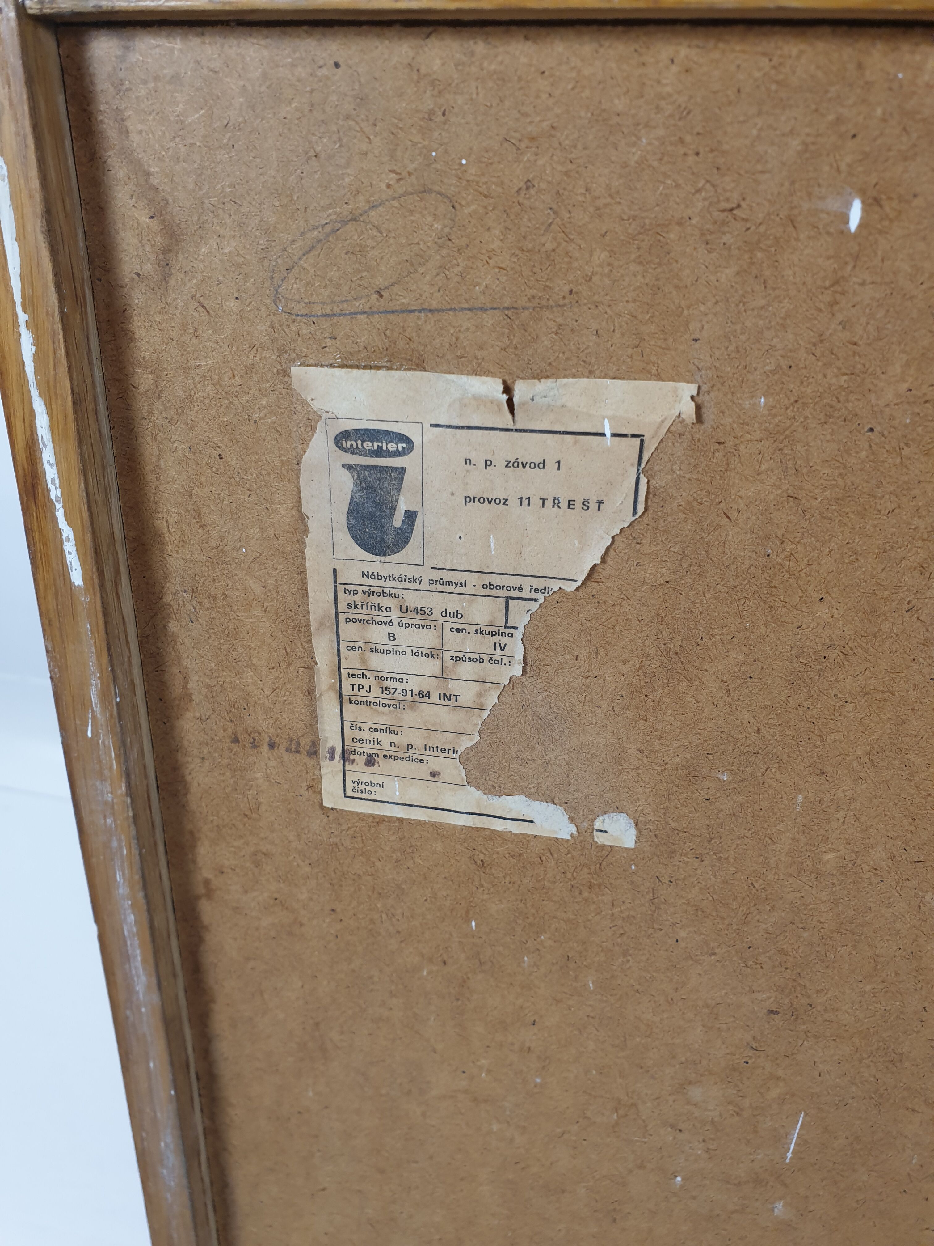 Commode de Jiří Jiroutek pour Interier Praha, années 1960