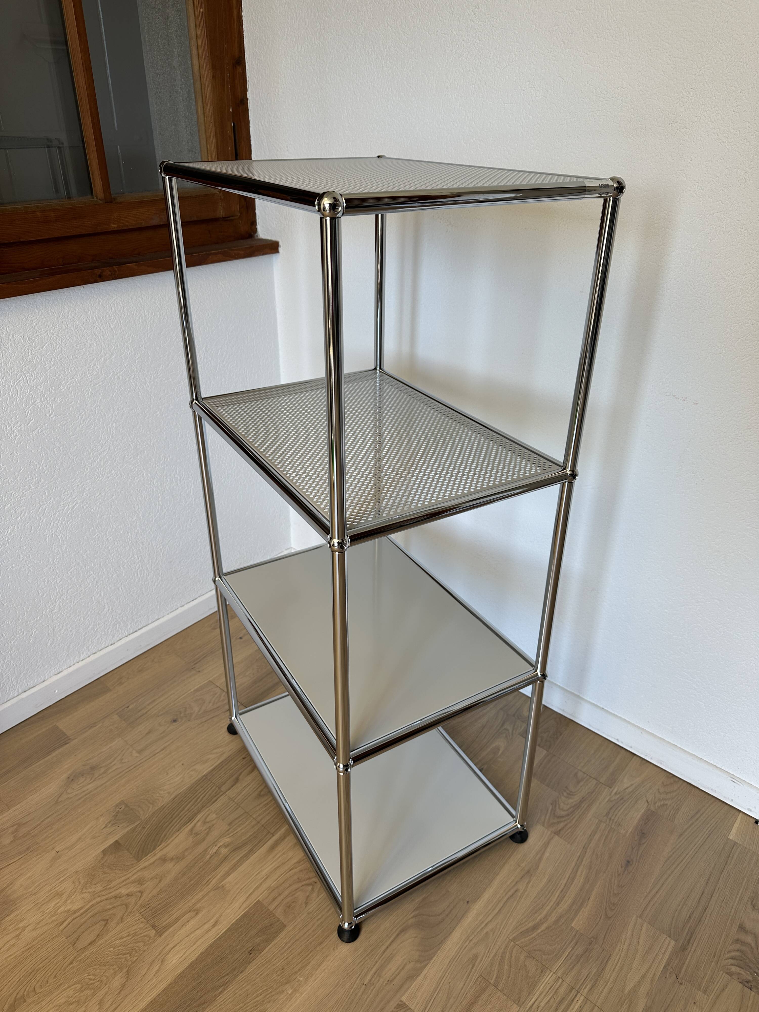 USM Haller Shelf in Light Grey