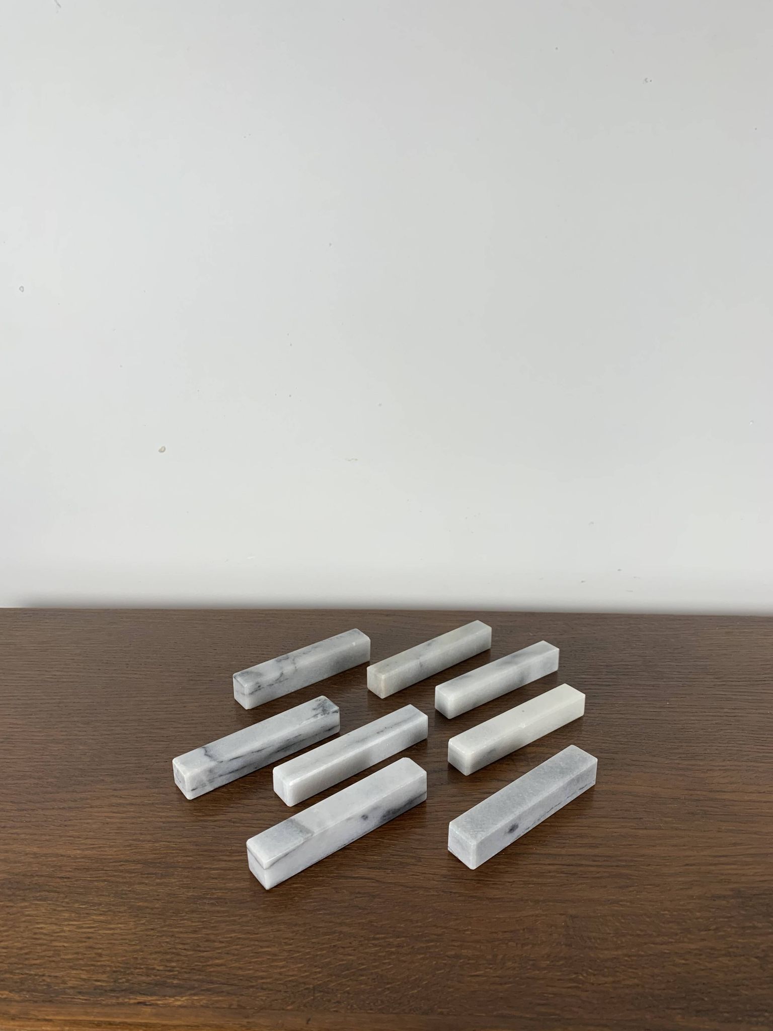 Lot de 8 portes-couteaux en marbre blanc
