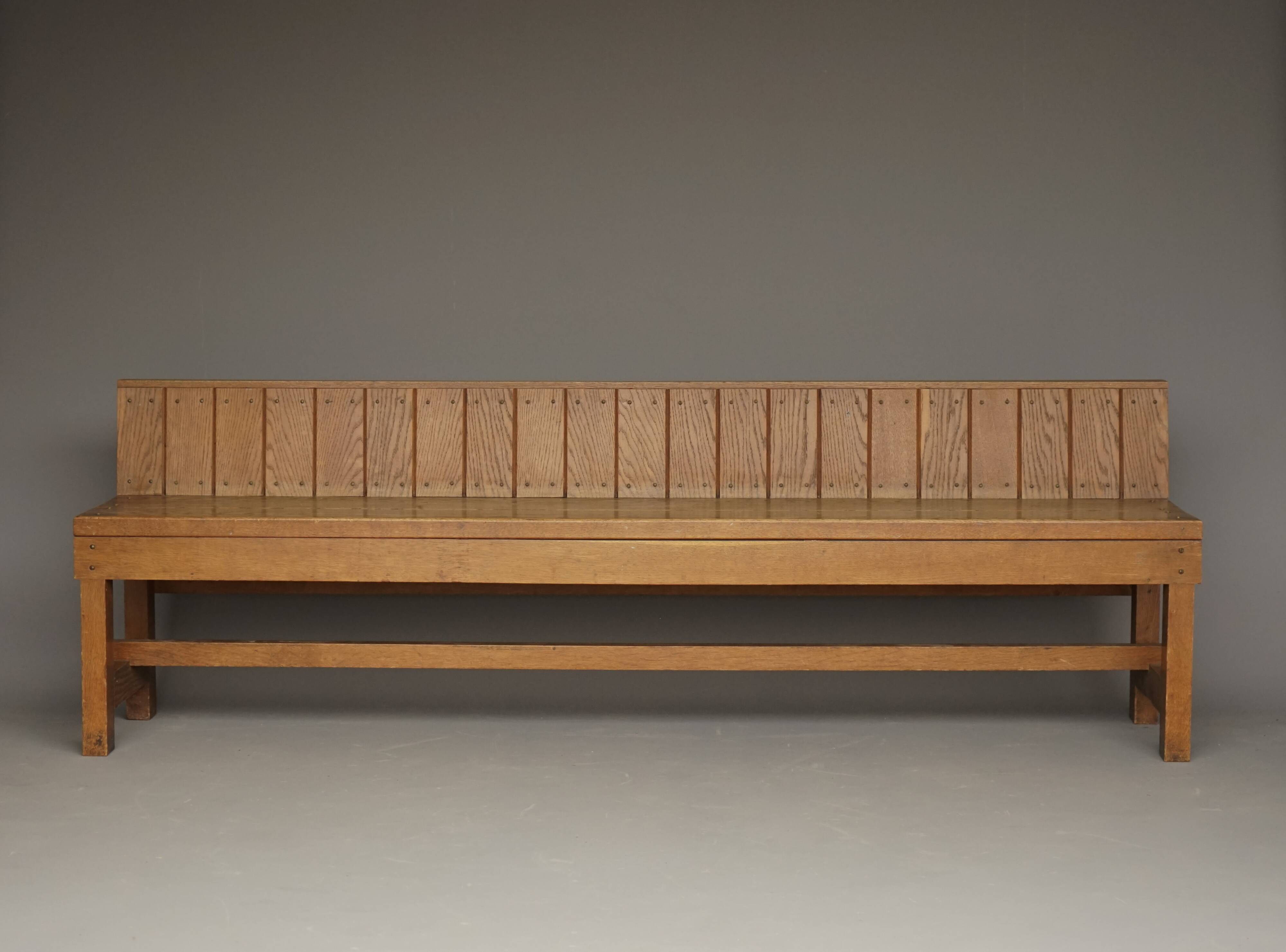 Dutch Traditionalist oak bench, Delft School. 1920s
