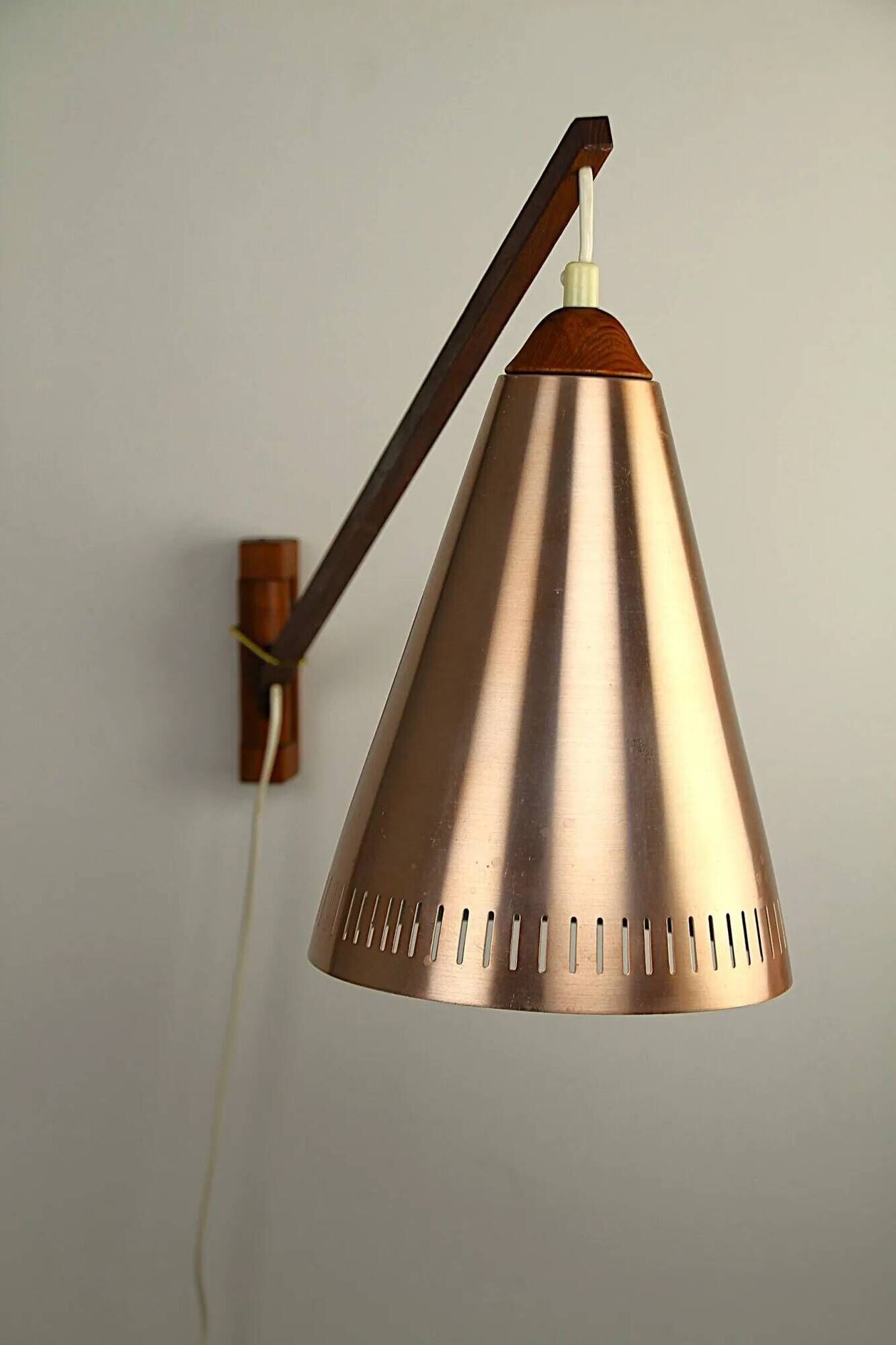 Uno & Östen Kristiansson for Luxus Vittsjö — Teak & Copper Wall Lamp, Sweden, 1960s