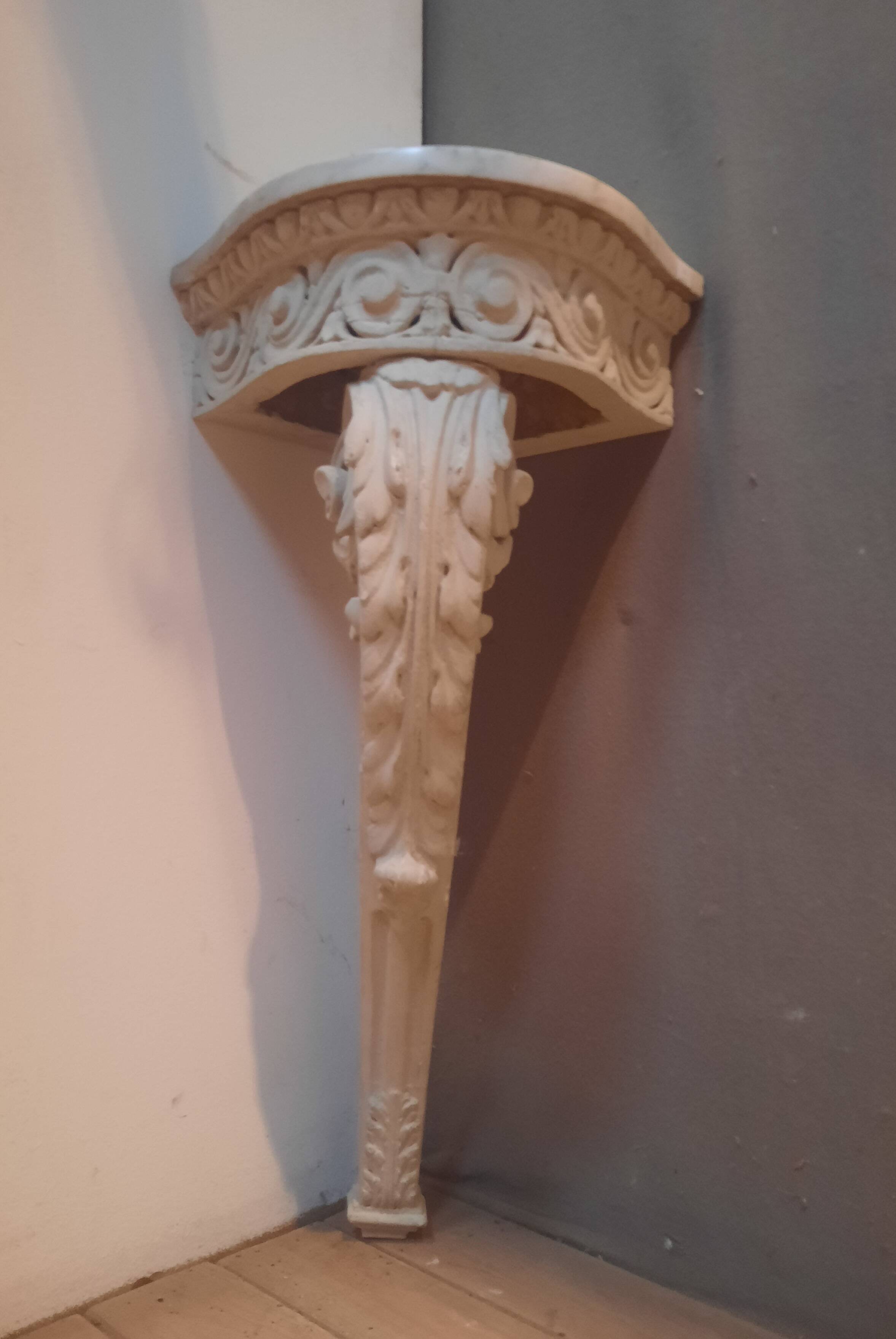 Pair of corner consoles in Louis XV style