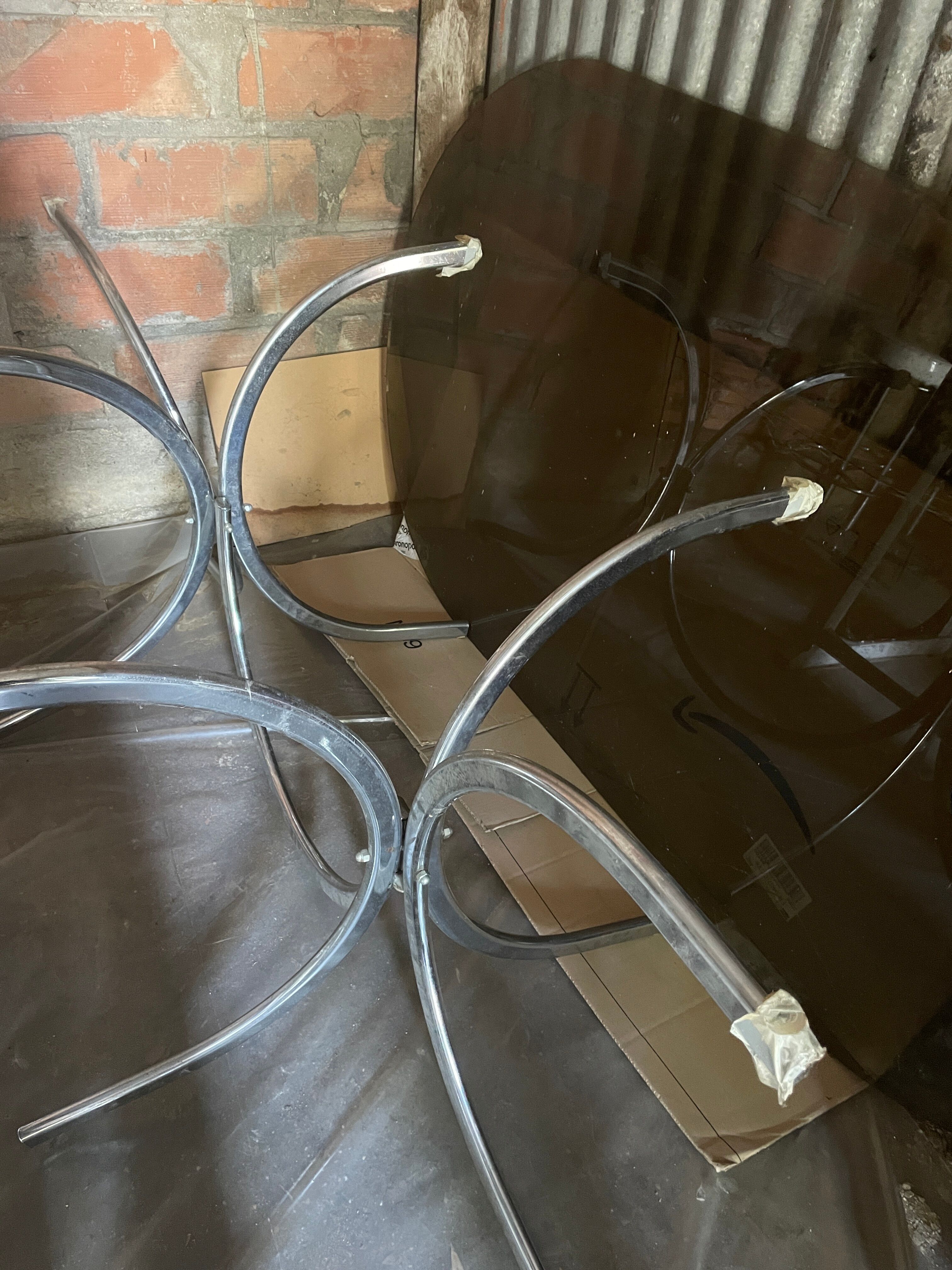 Dining table smoked glass feet metal