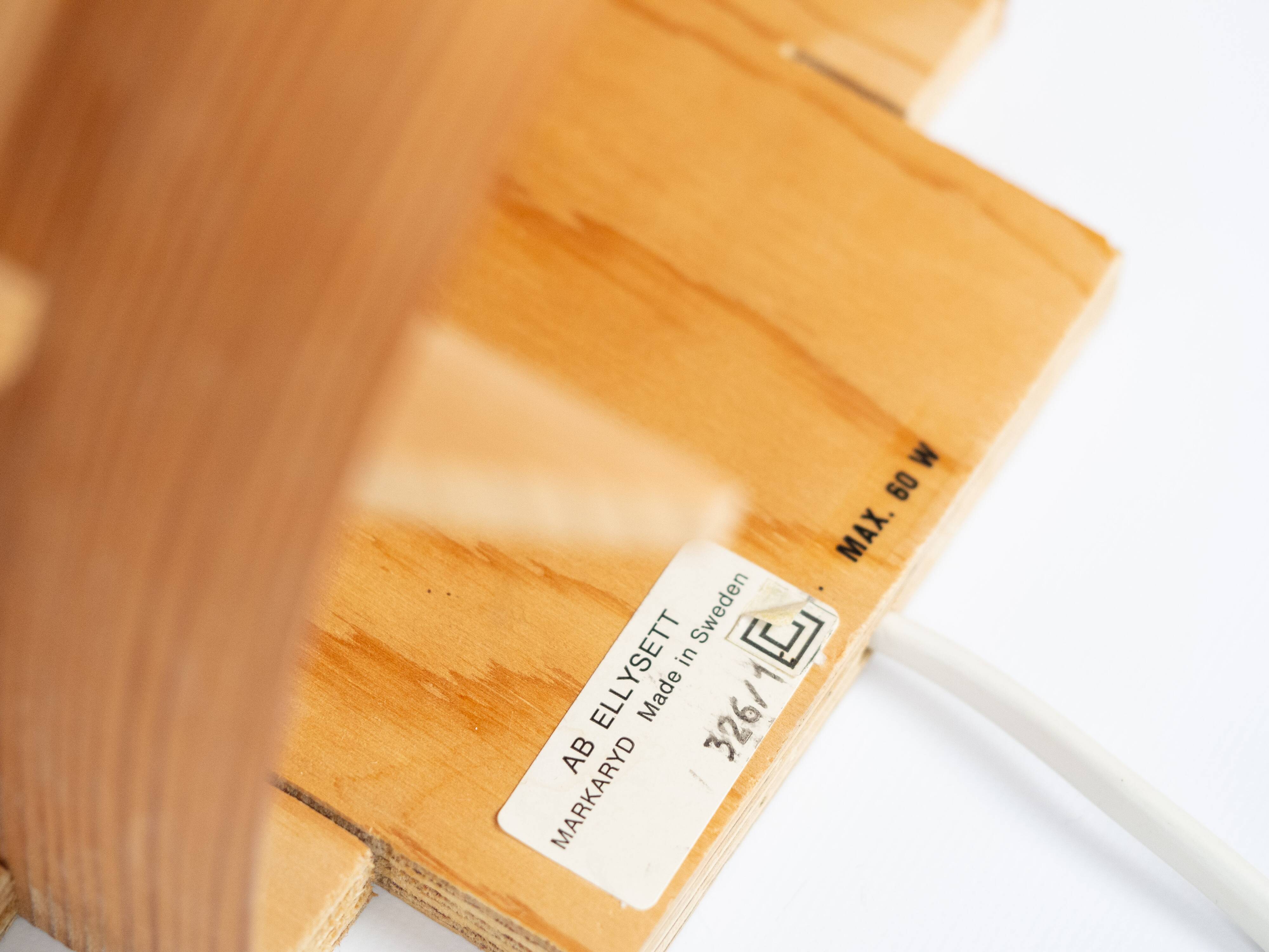 Pair of pine wood wall lamps V327 by Hans-Agne Jakobsson, AB Elysset, 1960s