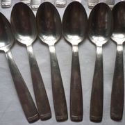 12 fourchettes et 10 cuillers à soupe metal argenté Ercuis