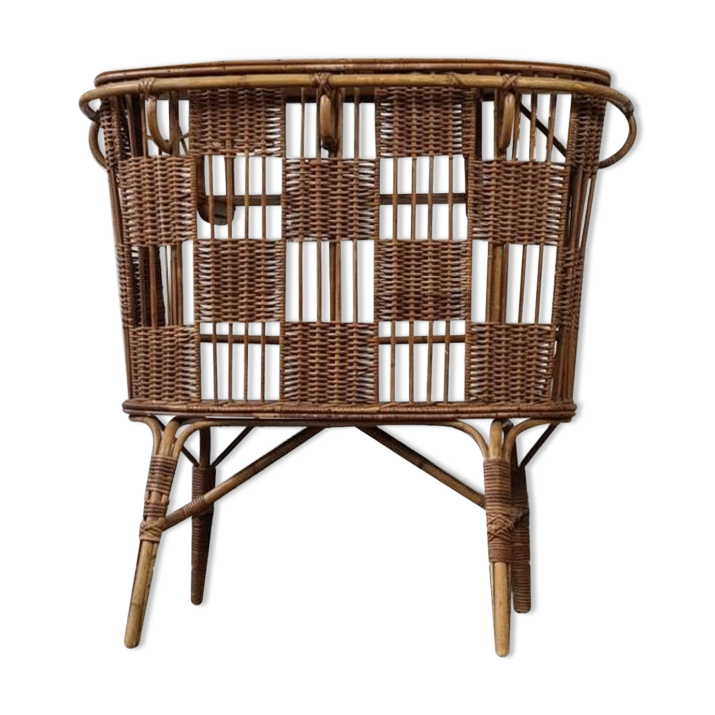 Vintage rattan bar