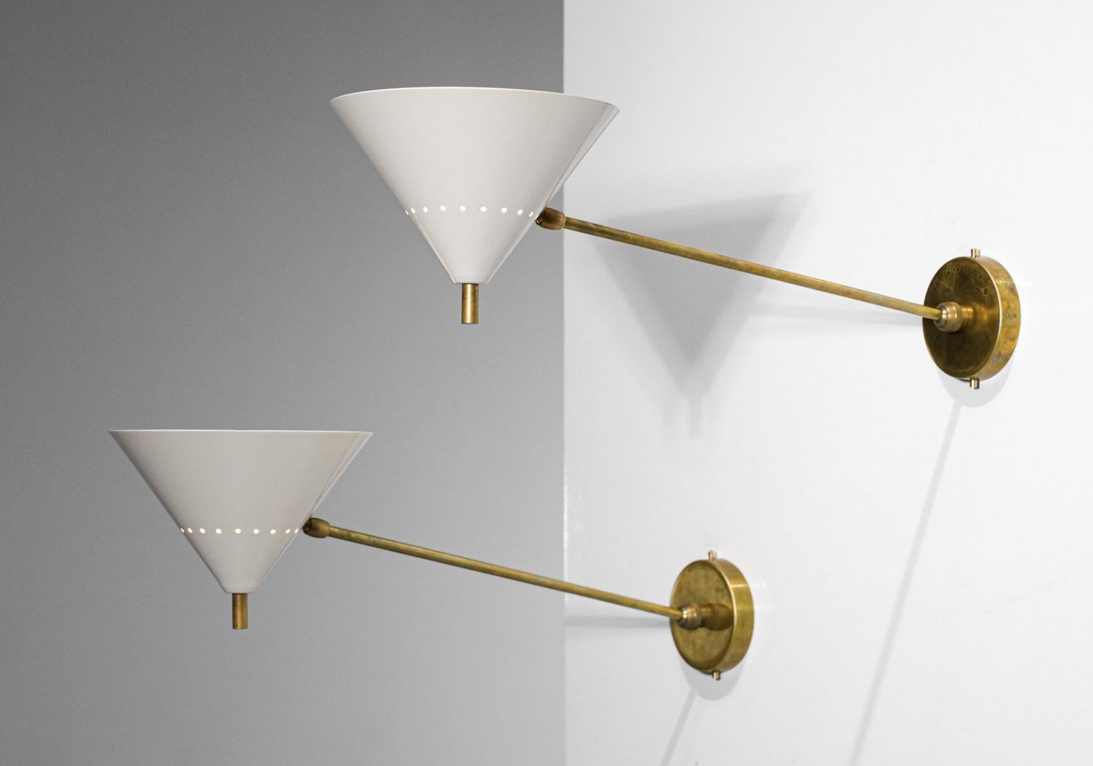 Articulable Diabolo Wall Lamp