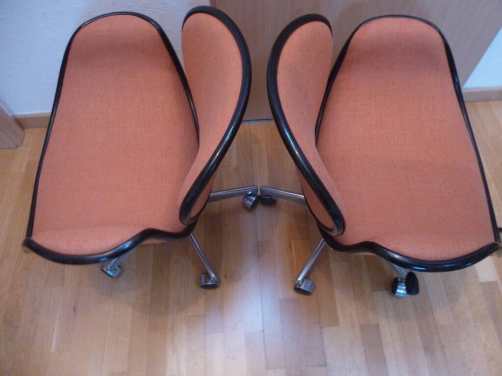 Pair of tulip swivel armchairs by Pierre Paulin for Artifort
